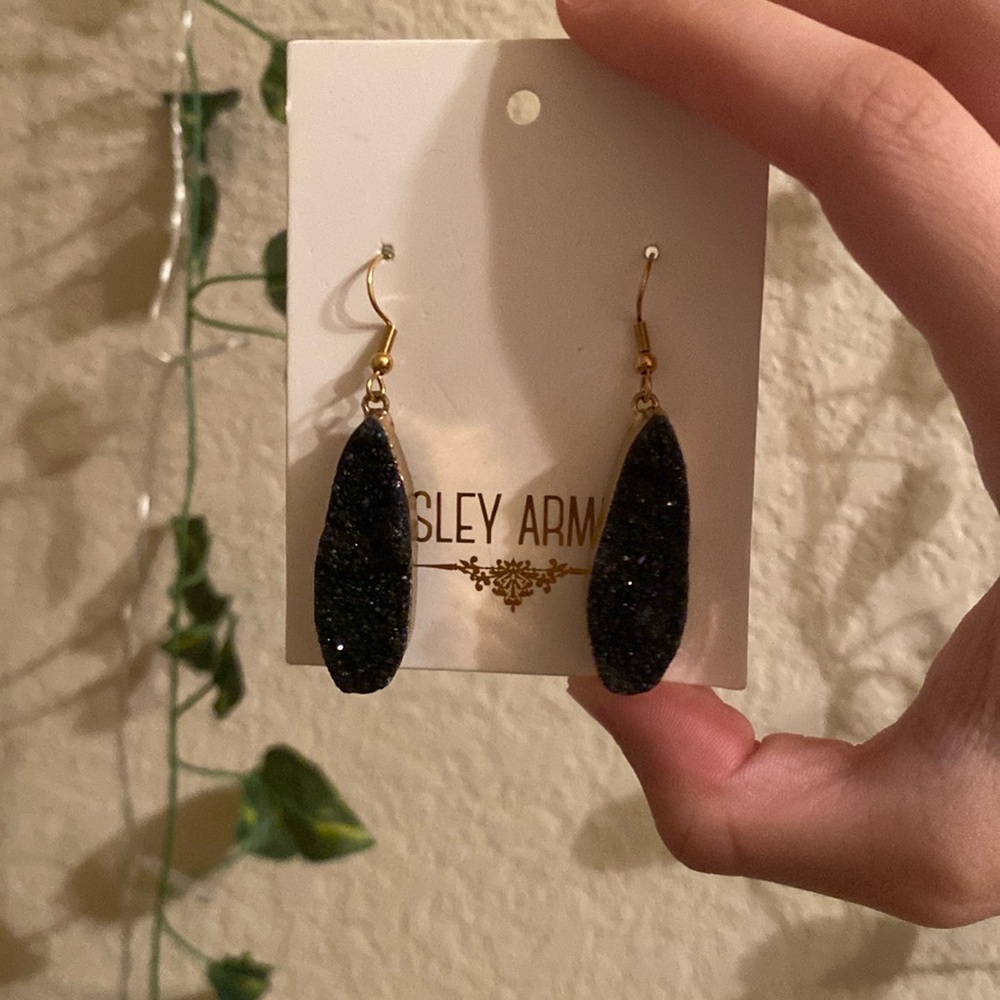 Kinsley Armelle Black Quartz Earrings